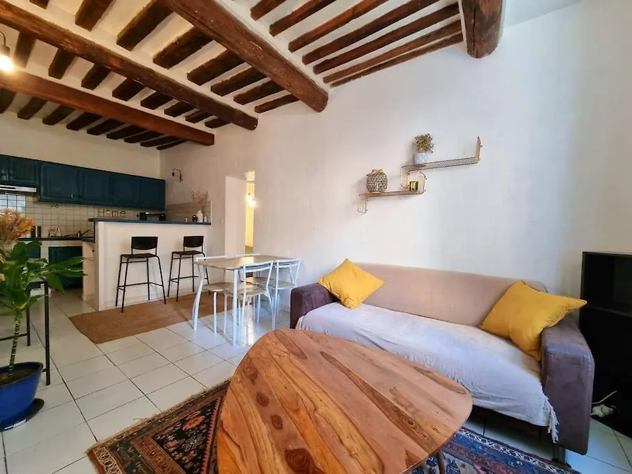 Appartement Centre Historique Ascenseur Rue Calme Aix-en-Provence